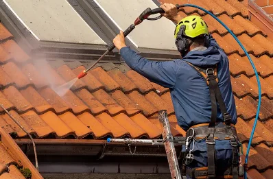 Démoussage et hydrofuge de toiture à Yversay